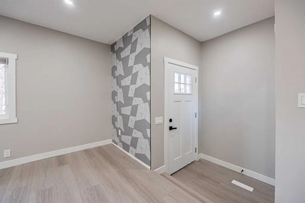 8428 Berkley Road NW