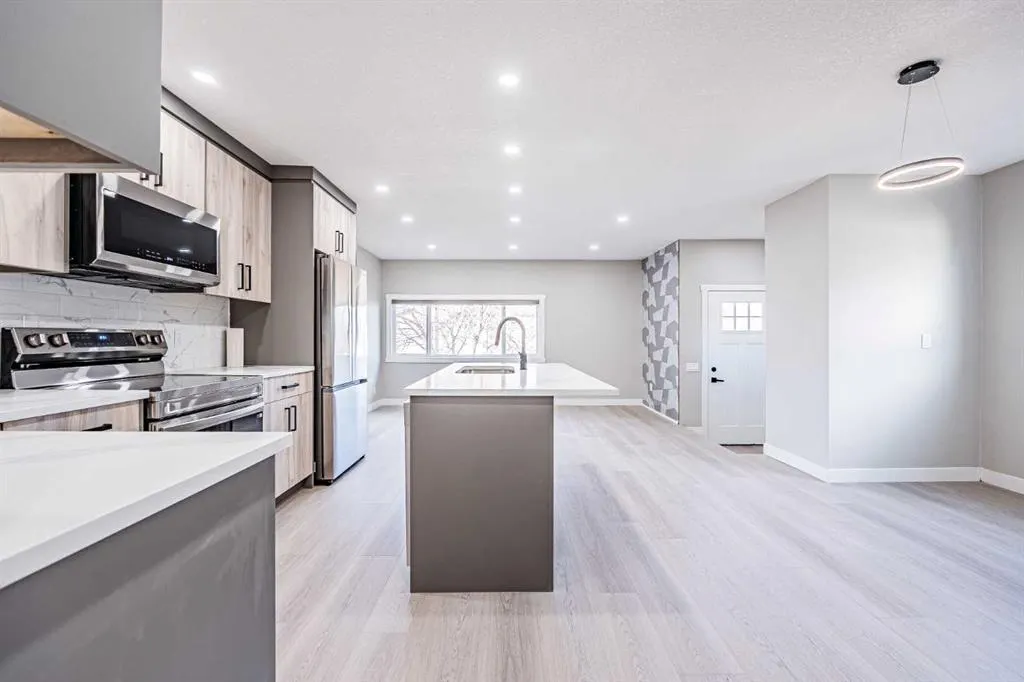 8428 Berkley Road NW