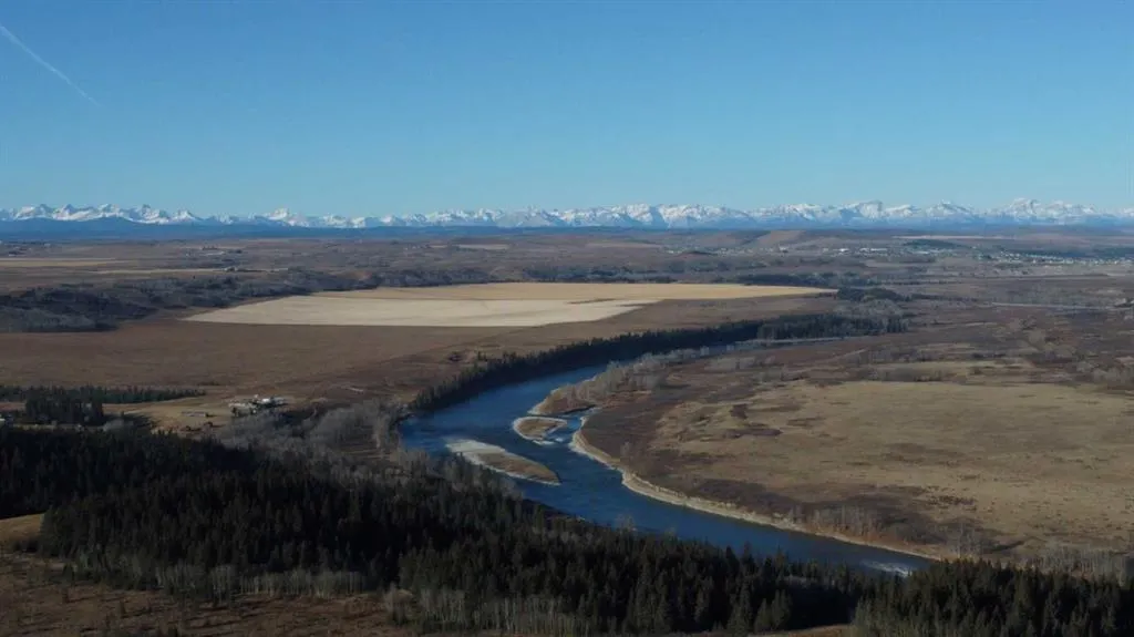 75.50 Acres North Springbank  5;3;25;28;SE