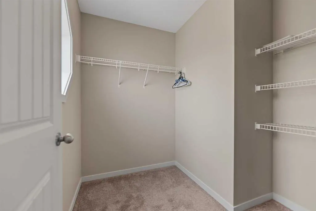 81 Copperpond Landing SE