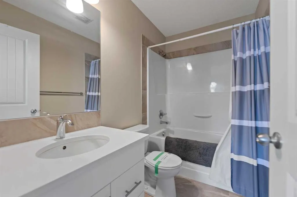 81 Copperpond Landing SE