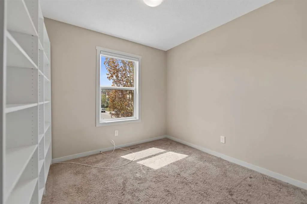 81 Copperpond Landing SE