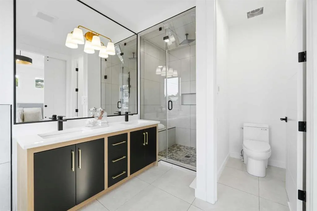 2701 28 Avenue SW #3