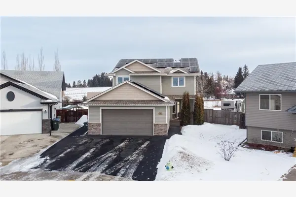 4828 55 Boulevard Close