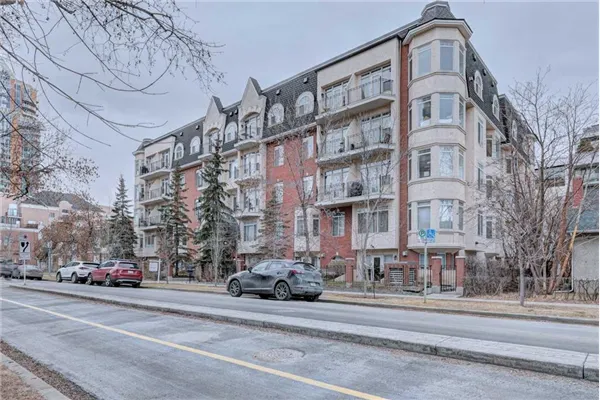 923 15 Avenue SW #101