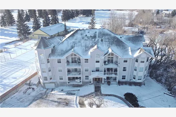 5435 Lakeshore Drive #106