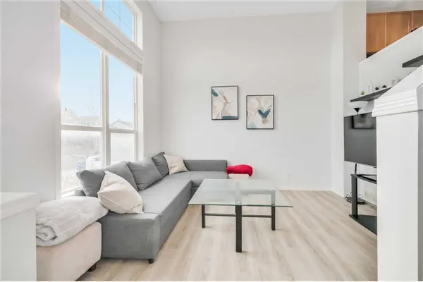 997 New Brighton Gardens SE