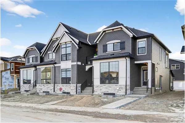 1055 Bayview Crescent SW