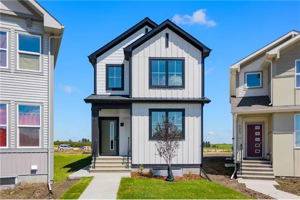 175 Belvedere Crescent SE