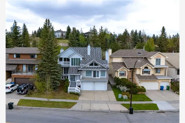 164 Hawksbrow Drive NW