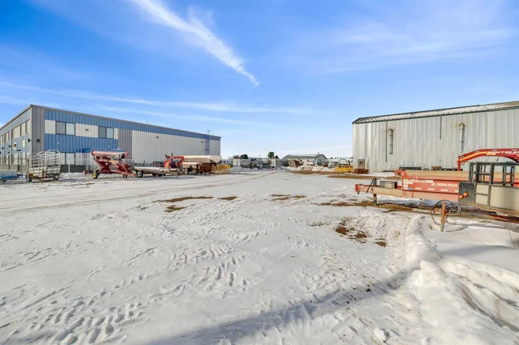 6606 42 ave