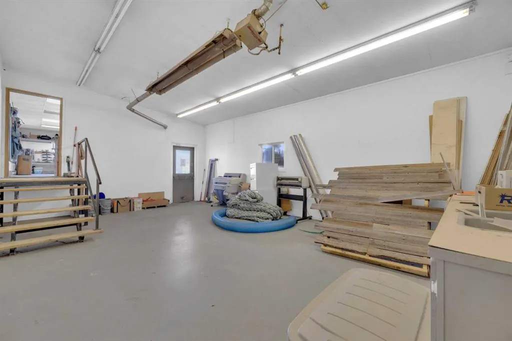 6606 42 ave