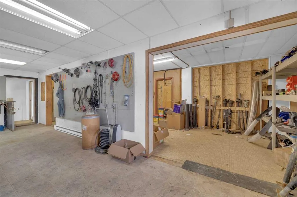 6606 42 ave