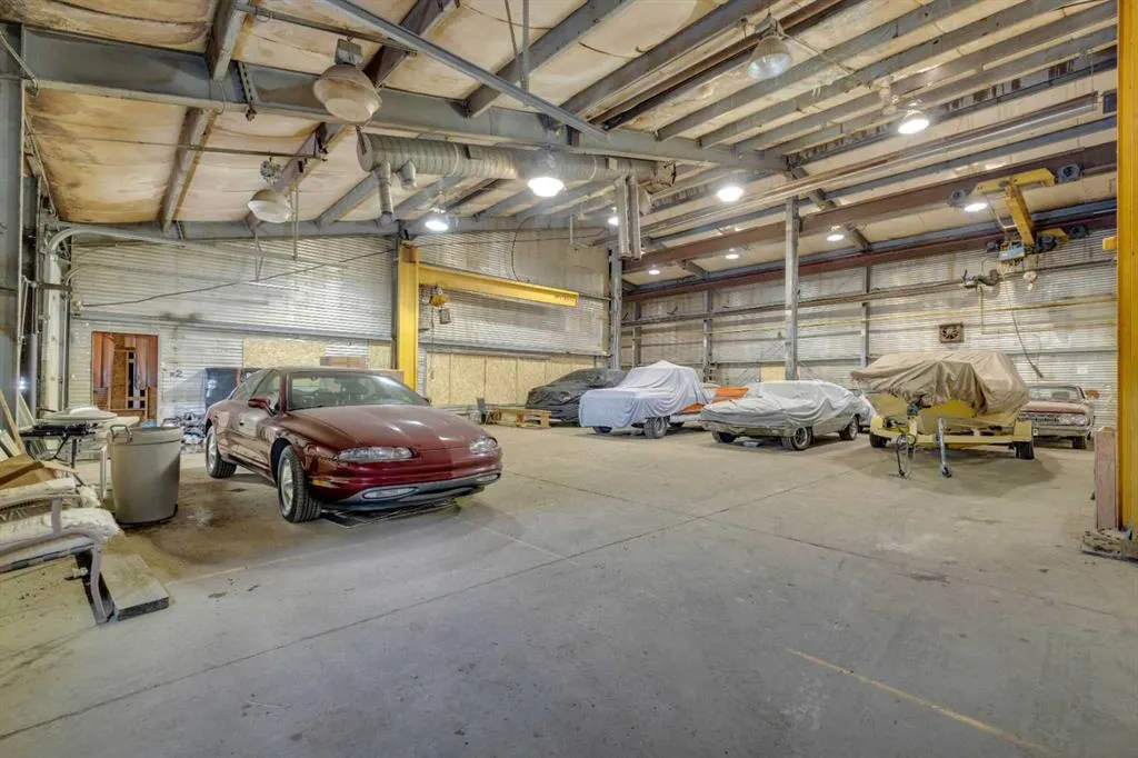 6606 42 ave