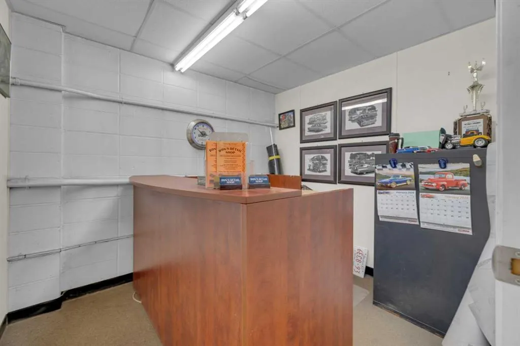 6606 42 ave