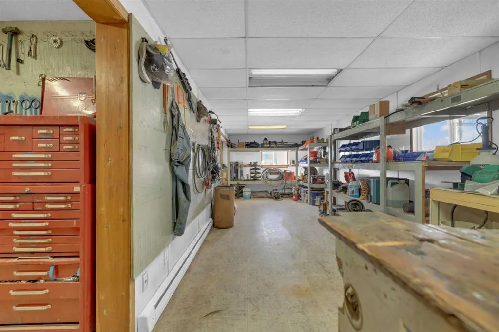 6606 42 ave