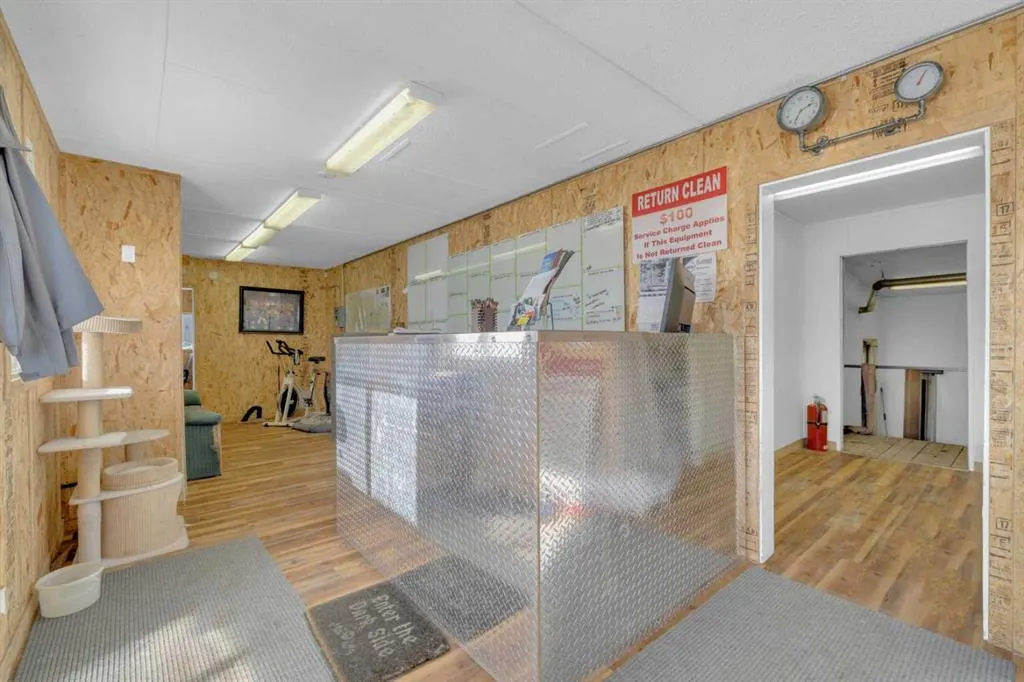 6606 42 ave
