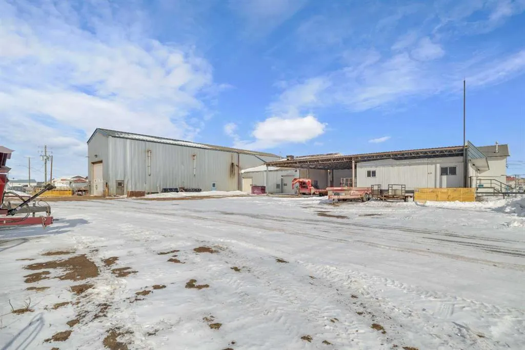 6606 42 ave