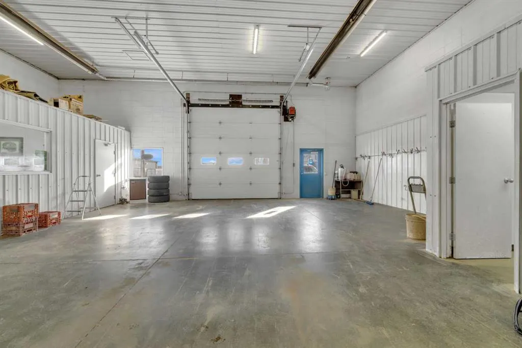 6606 42 ave