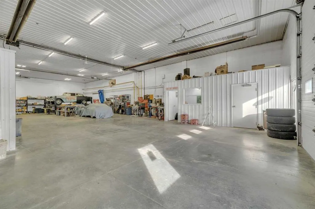 6606 42 ave