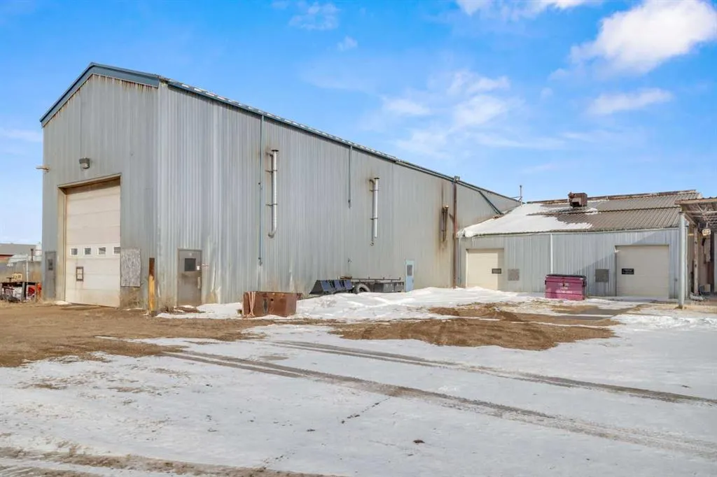 6606 42 ave