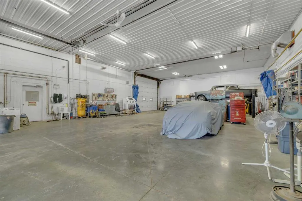 6606 42 ave