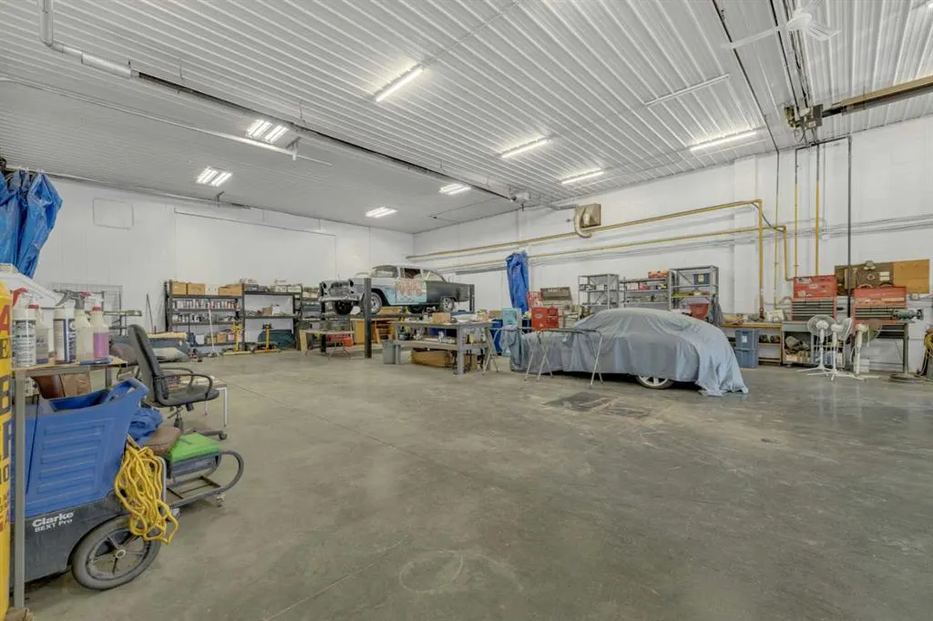 6606 42 ave