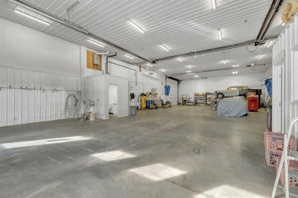 6606 42 ave