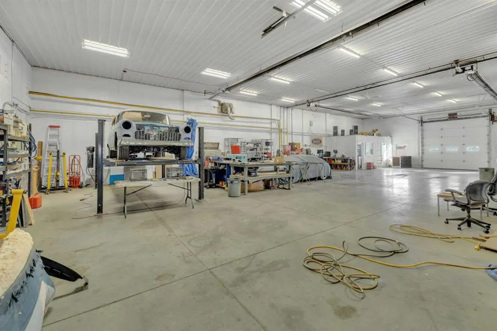6606 42 ave