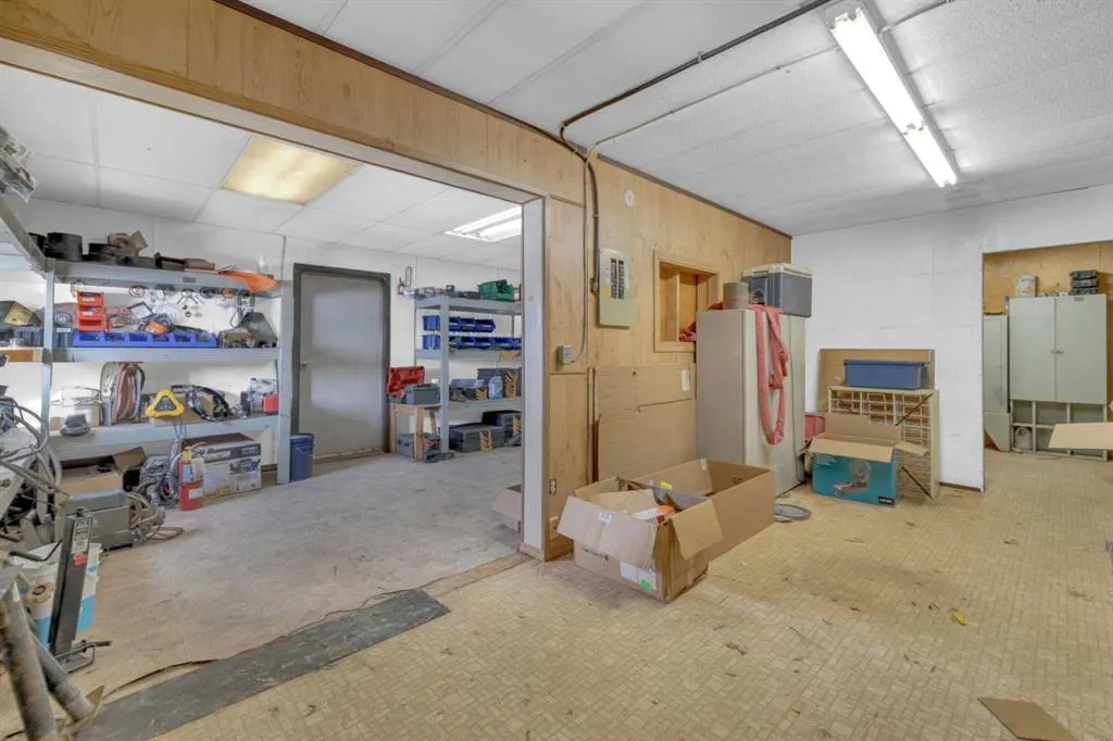 6606 42 ave