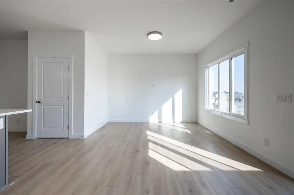 308 Edgefield Close