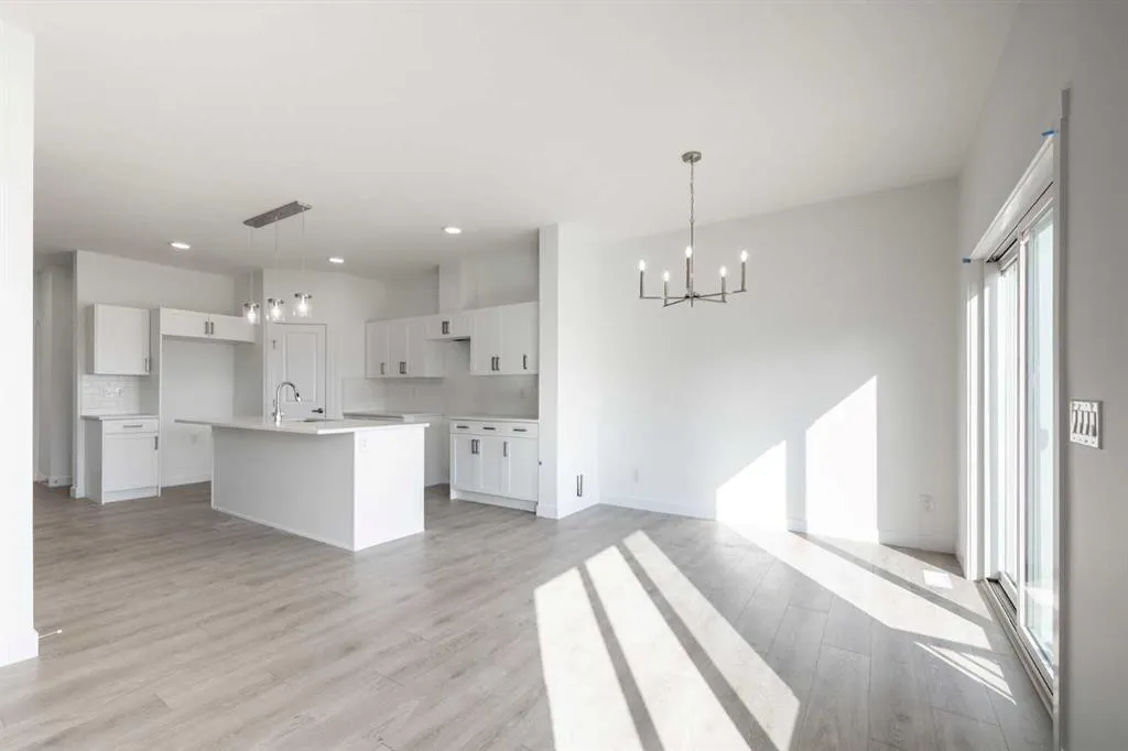 312 Edgefield Close