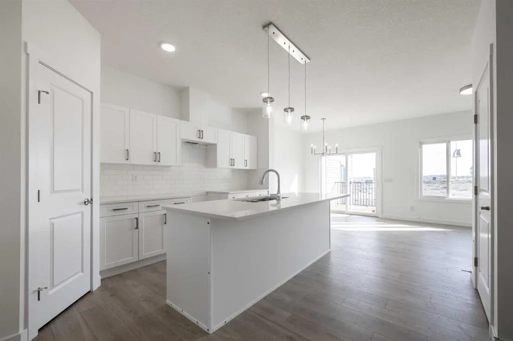 312 Edgefield Close