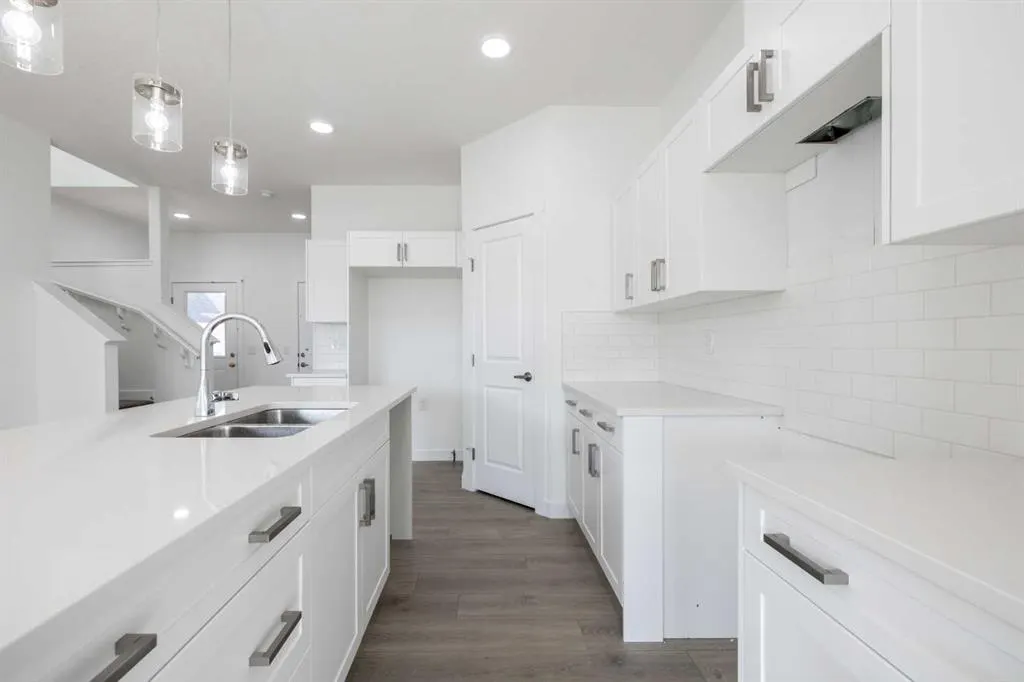 312 Edgefield Close