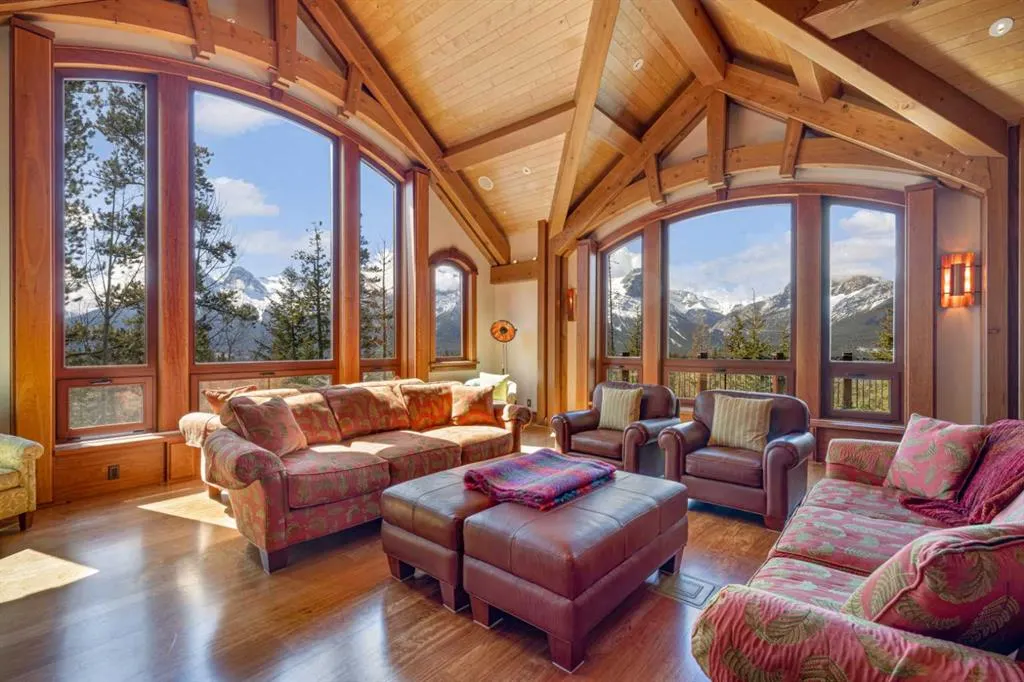 145 Silvertip Ridge