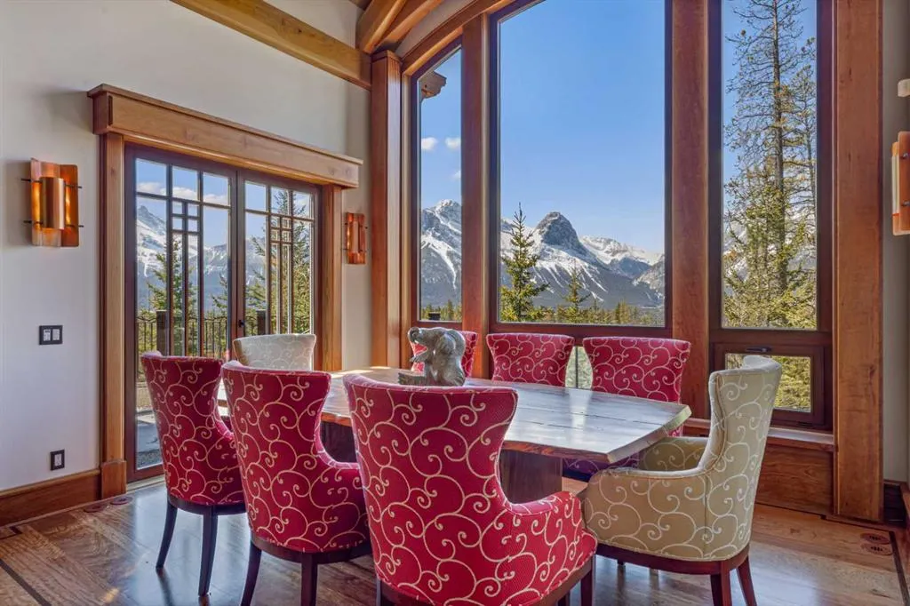 145 Silvertip Ridge
