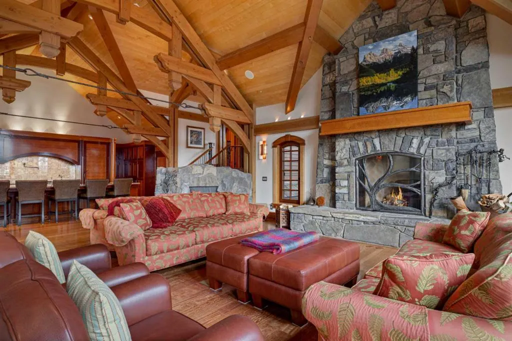 145 Silvertip Ridge
