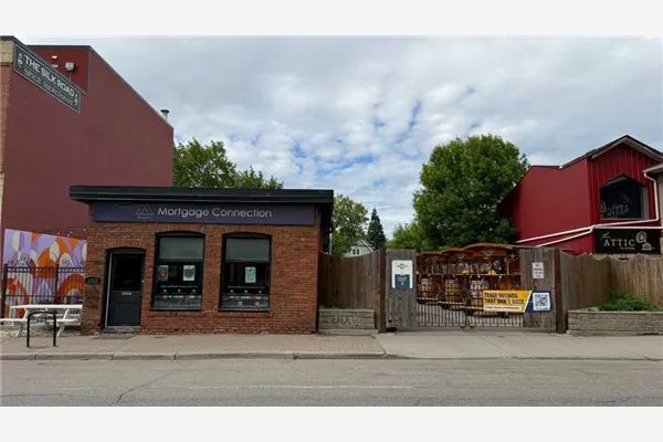 1415 & 1417 9 Avenue SE