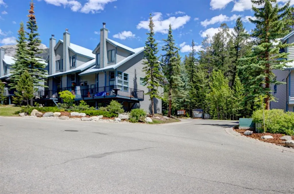 242 Benchlands Terrace #18
