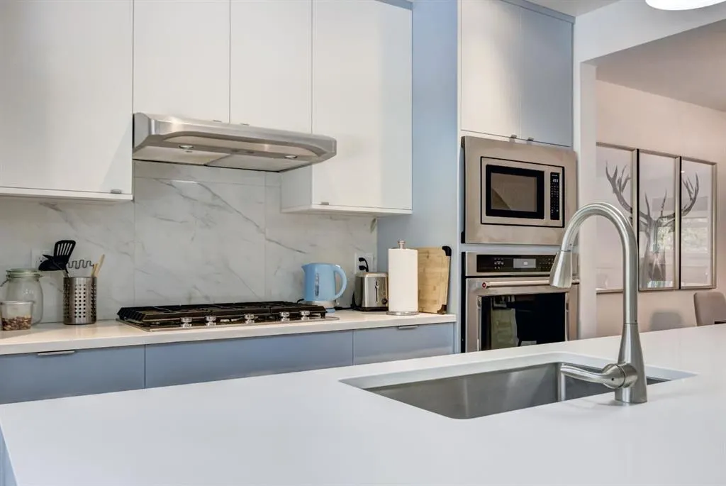 242 Benchlands Terrace #18