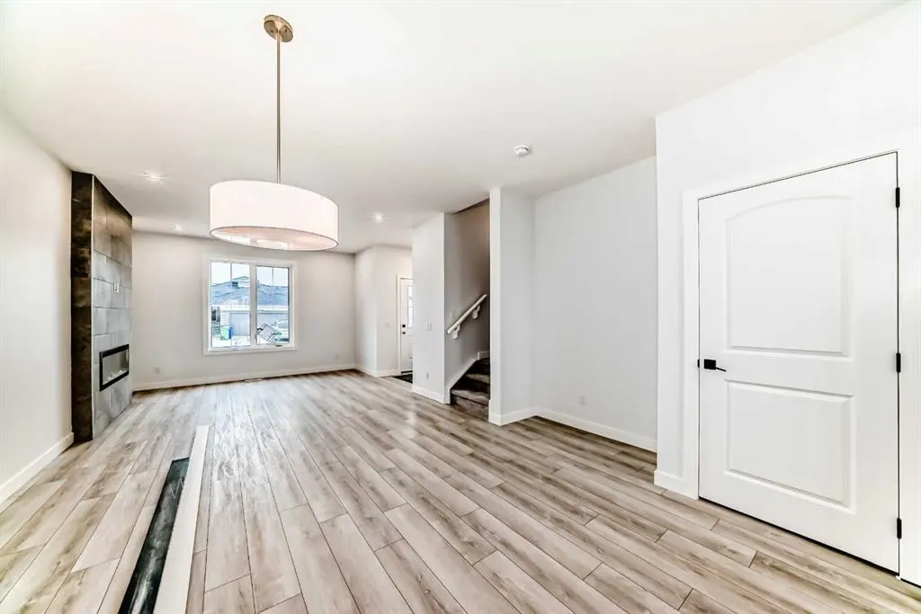 48 Monarch Bend