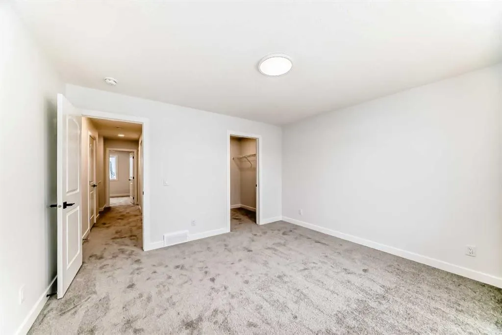 48 Monarch Bend