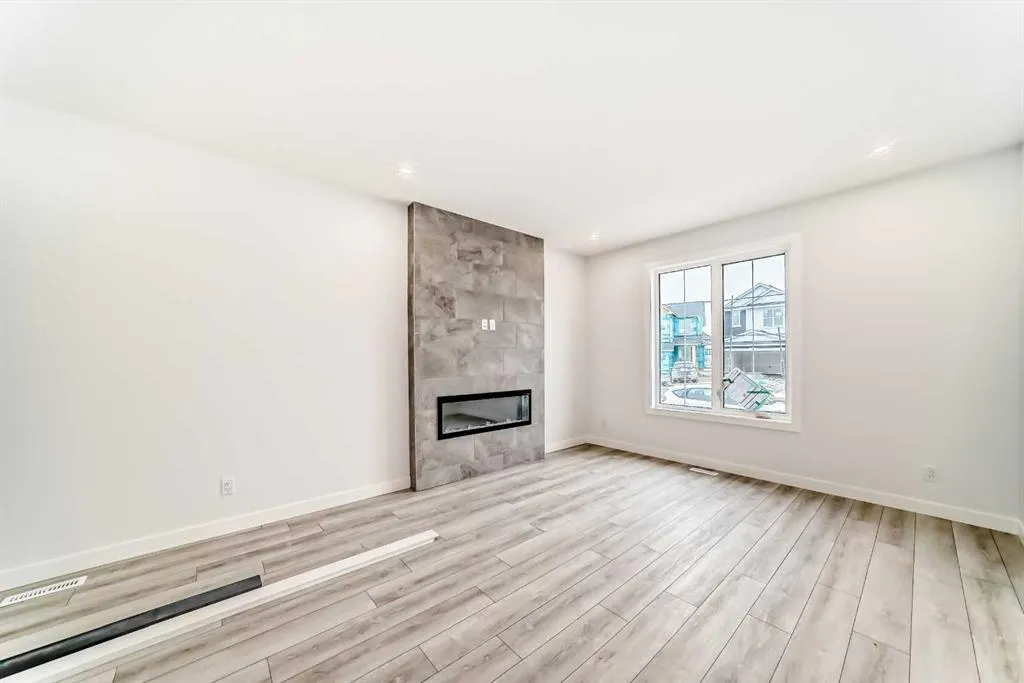 48 Monarch Bend