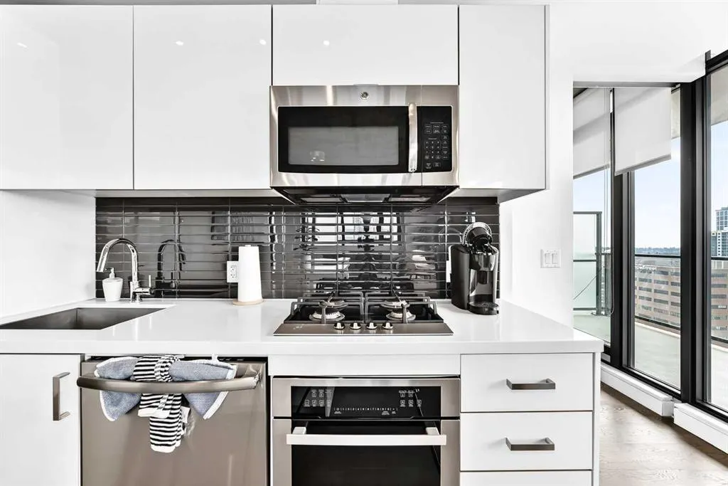 1010 6 Street SW #1402