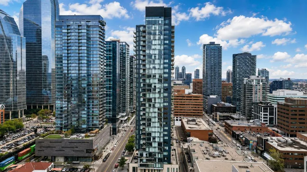 1010 6 Street SW #1402