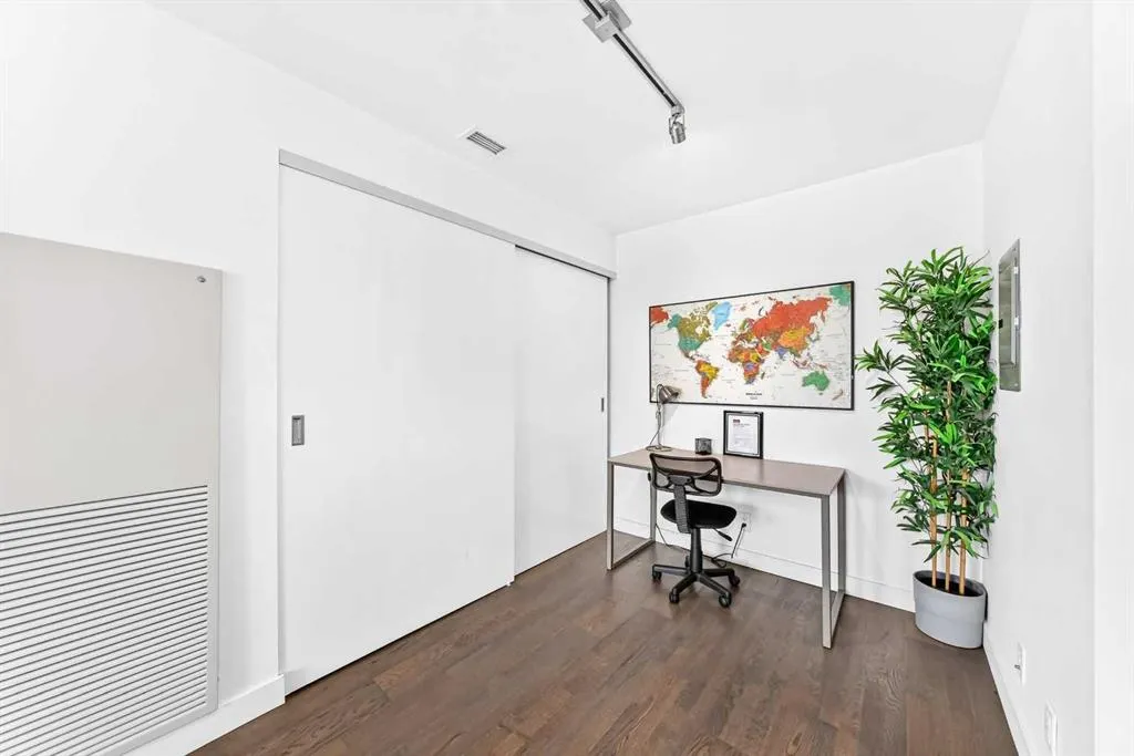 1010 6 Street SW #1402