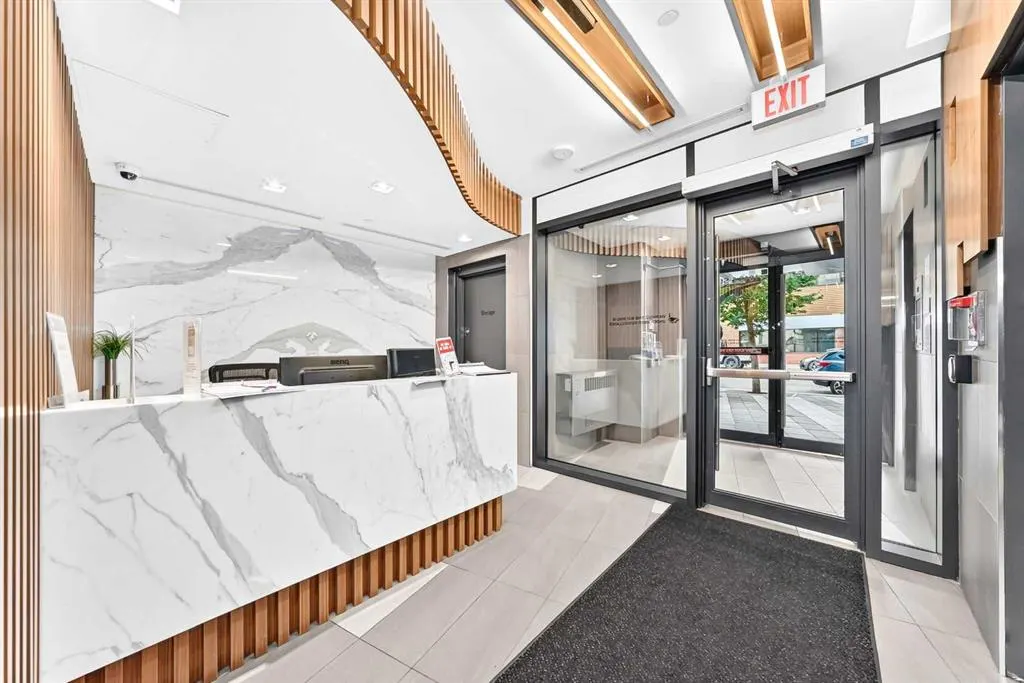 1010 6 Street SW #1402