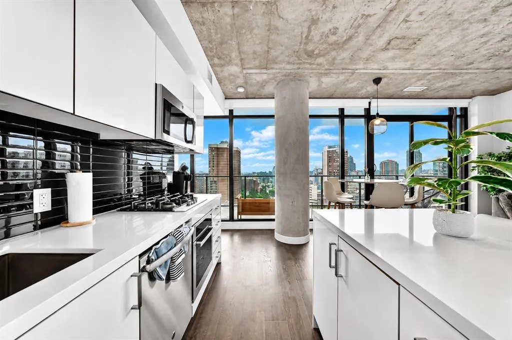 1010 6 Street SW #1402