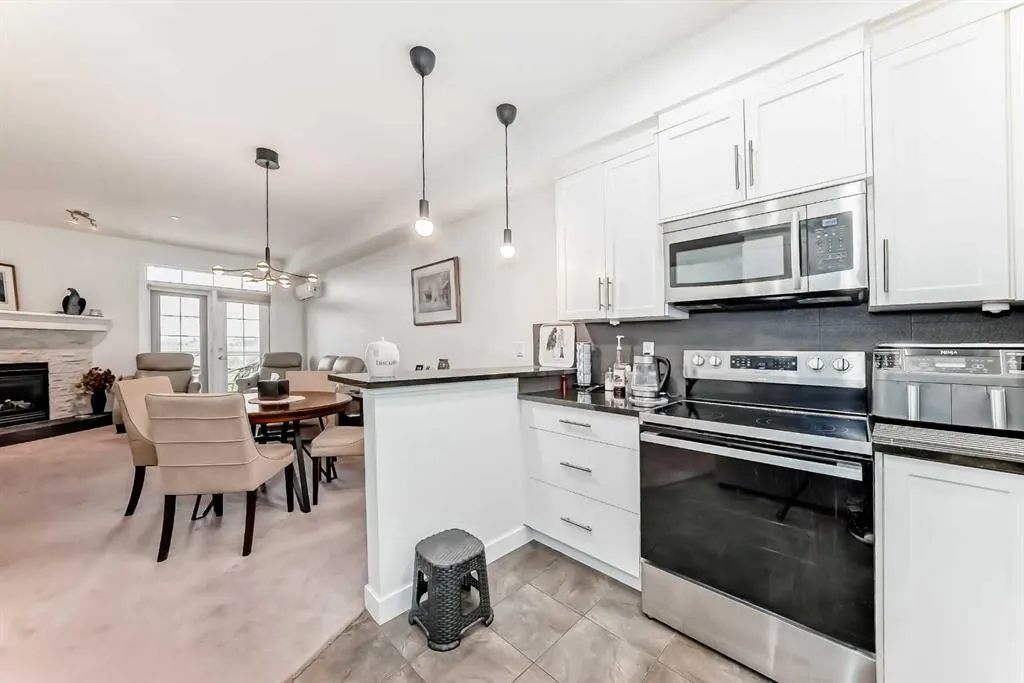 1005A Westmount Drive #211