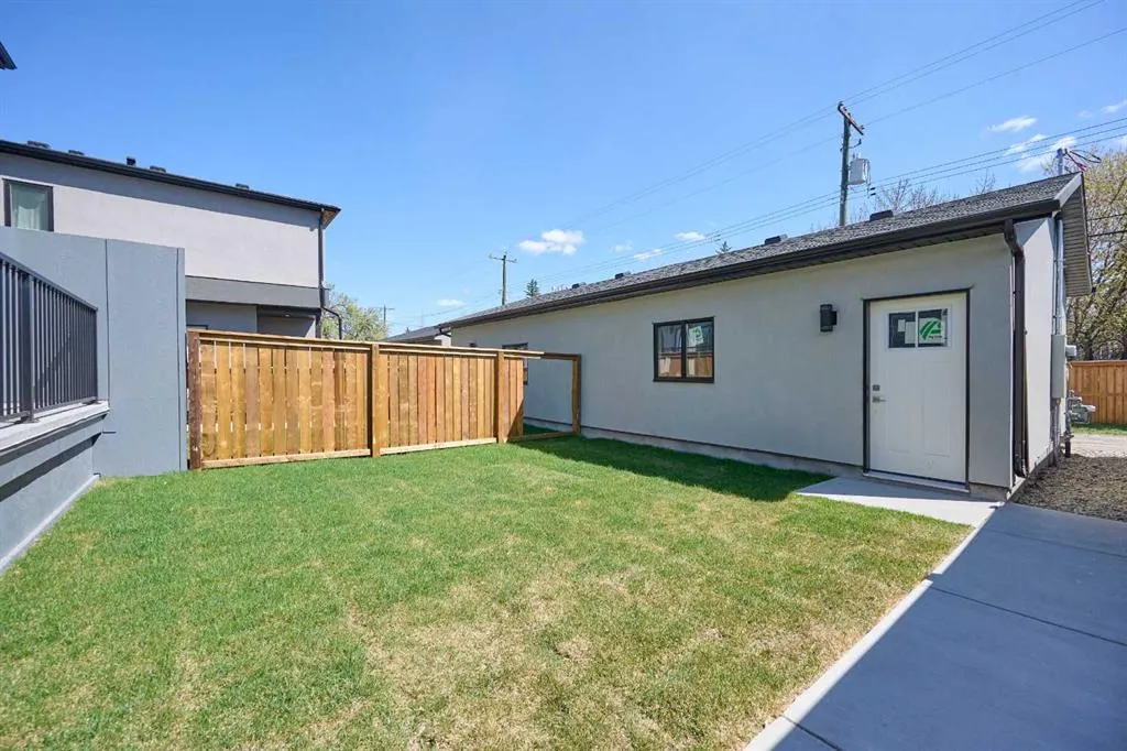 2008 26A Street SW